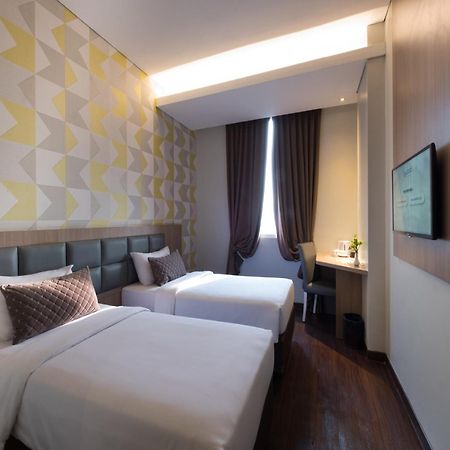 Hotel 88 Itc Fatmawati Jakarta By Wh Luaran gambar