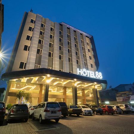 Hotel 88 Itc Fatmawati Jakarta By Wh Luaran gambar