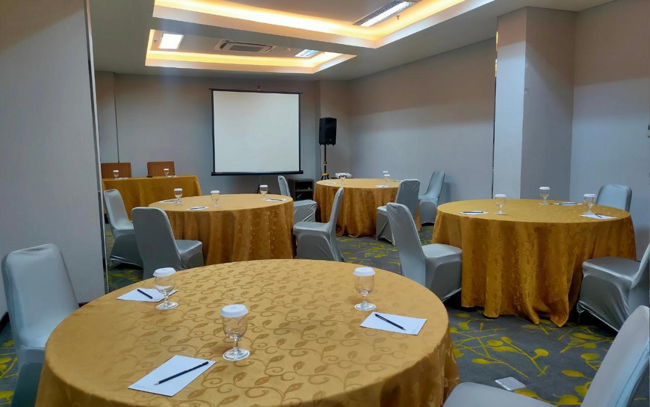 Hotel 88 Itc Fatmawati Jakarta By Wh Luaran gambar