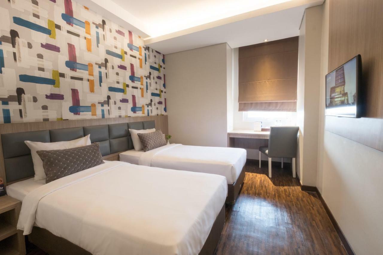 Hotel 88 Itc Fatmawati Jakarta By Wh Luaran gambar